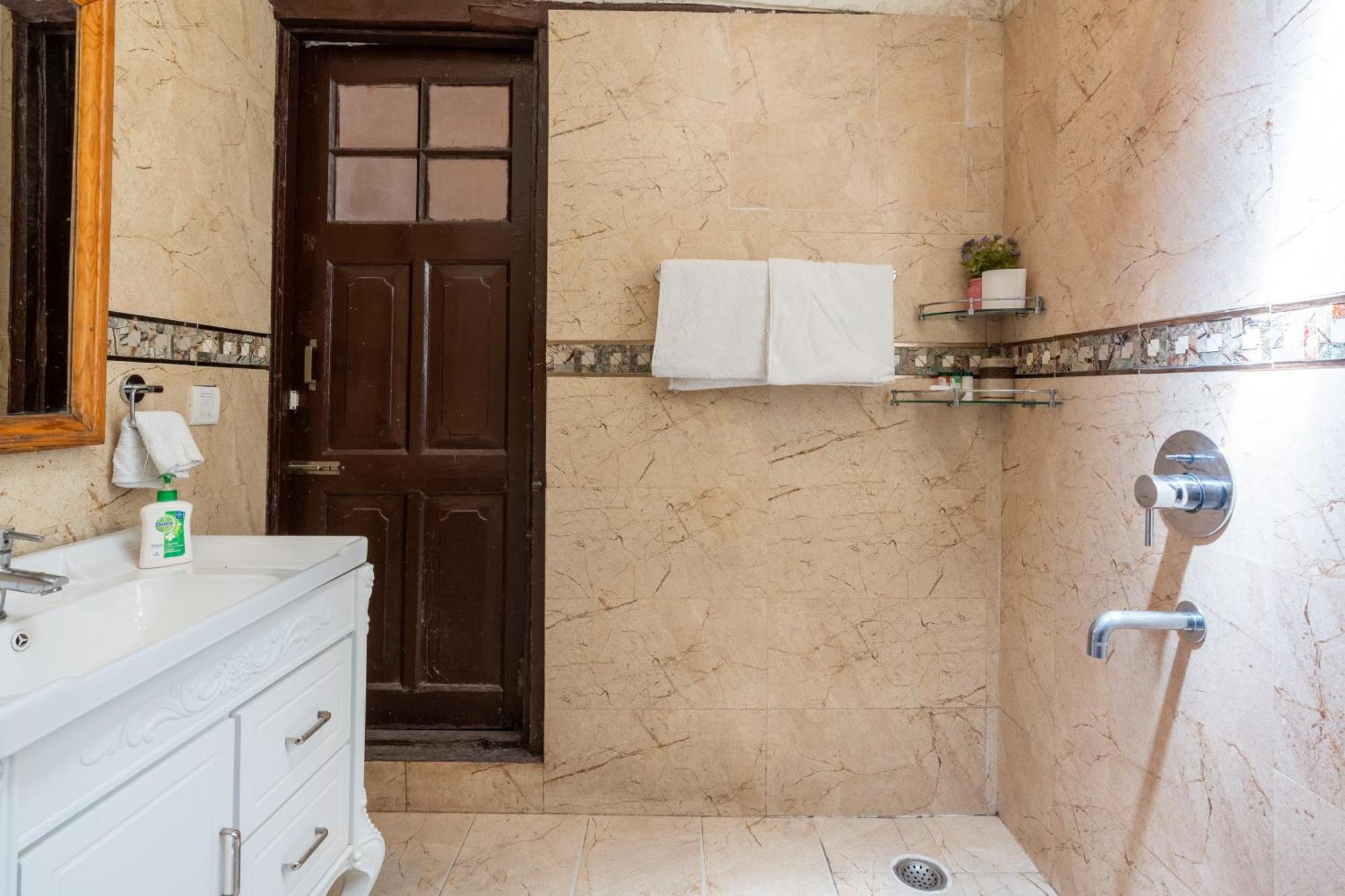 Saffronstays Kashi Villa
