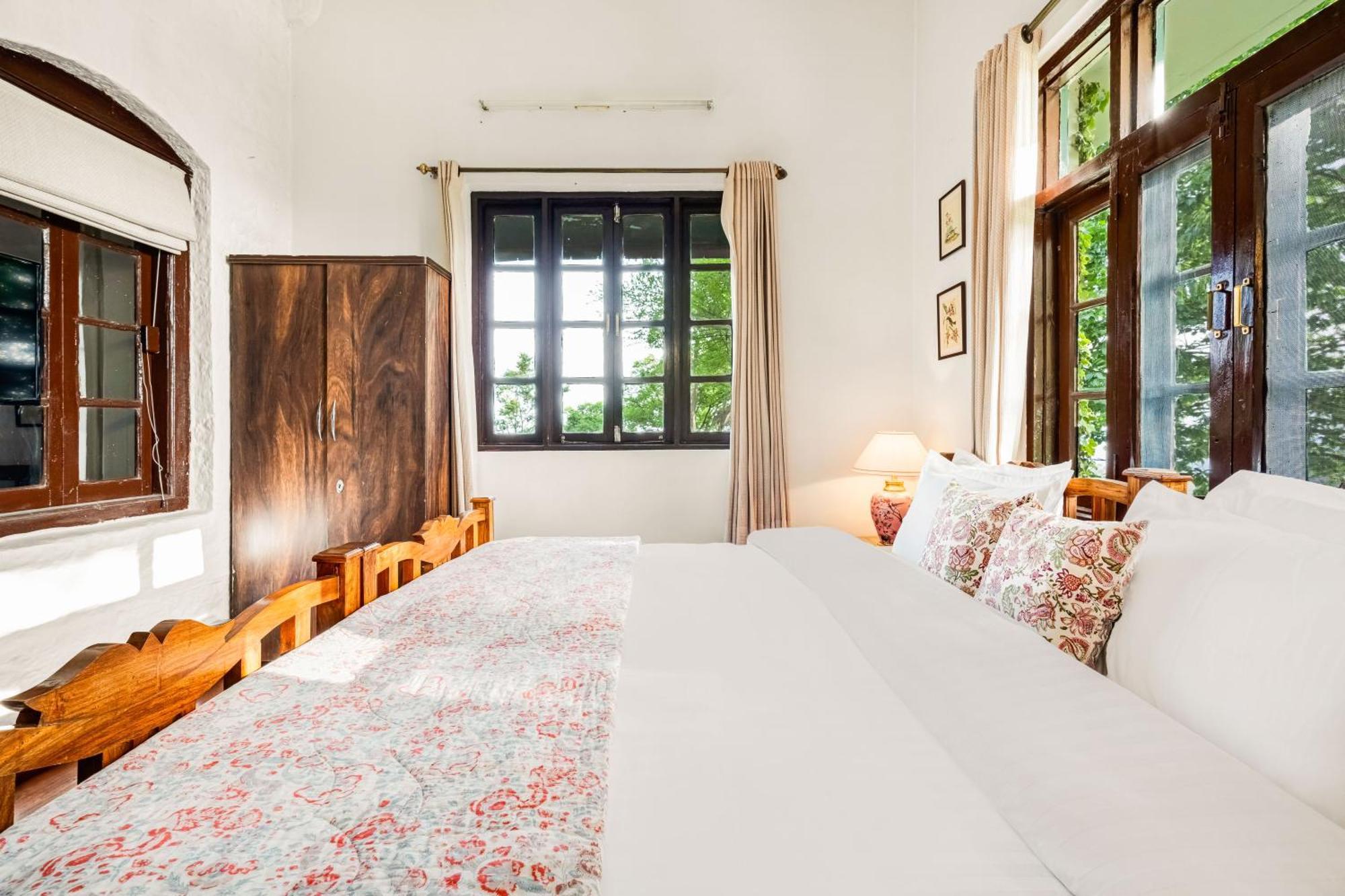 Saffronstays Kashi Kasauli