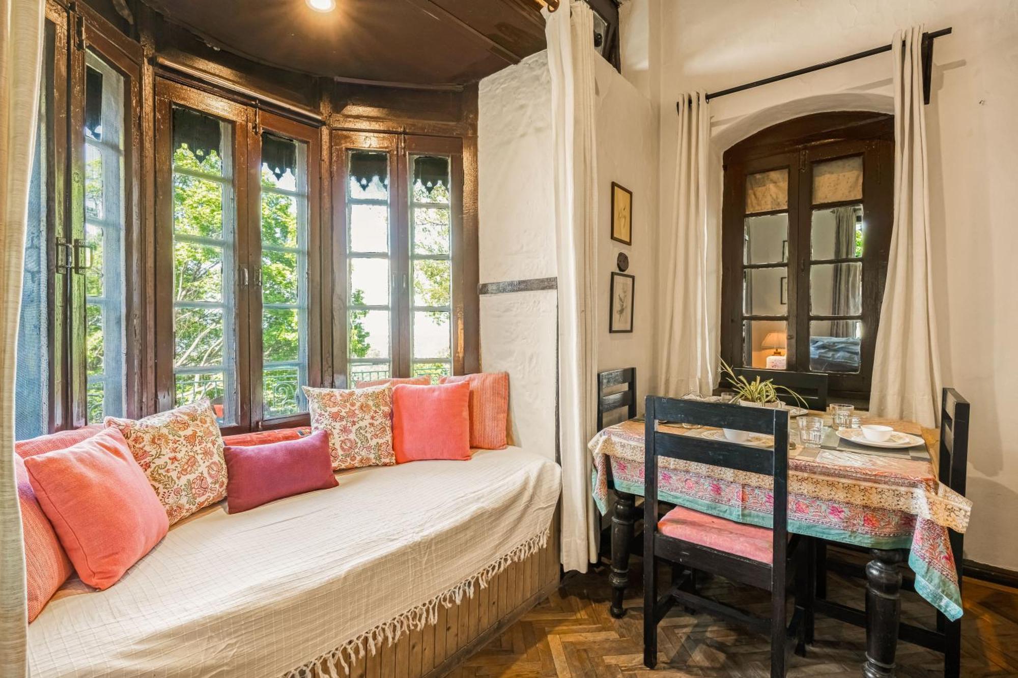 Saffronstays Kashi