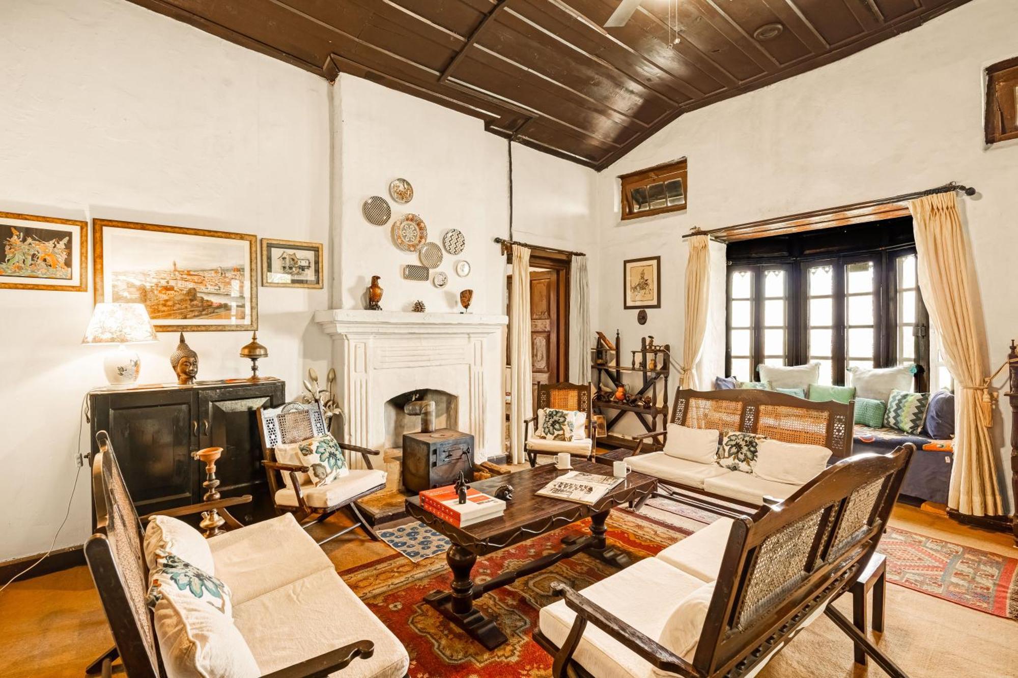 Saffronstays Kashi * Kasauli